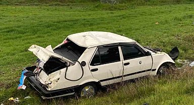 Otomobil tarlaya uçtu, sürücüsü yaralandı