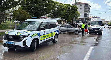 Otomobilin çarptığı yaşlı kadın ağır yaralandı