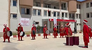 Özel bireylerden oluşan mehteran takımından özel performans