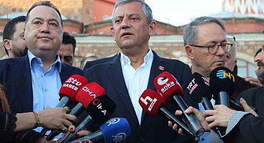 Özgür Özel bayram namazını memleketi Manisa'da kıldı