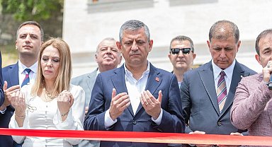 Özgür Özel Bornova'da toplu açılış törenlerine katıldı