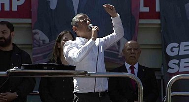 Özgür Özel: "Derhal kurultay yapılmalıdır, hangi delegeyle istiyorsanız derhal bir kurultay yapın"