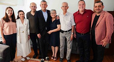 Özgür Özel'den Anneler Günü'nde duygu dolu ziyaret