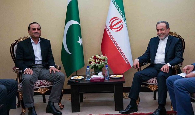 Pakistan Genelkurmay Başkanı Munir, İran Dışişleri Bakanı Arakçi ile görüştü