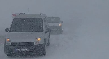 Palandöken Geçidi'nde 3 saat mahsur kaldılar