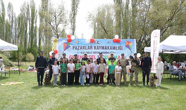 Pazarlar'da geleneksel uçurtma şenliği