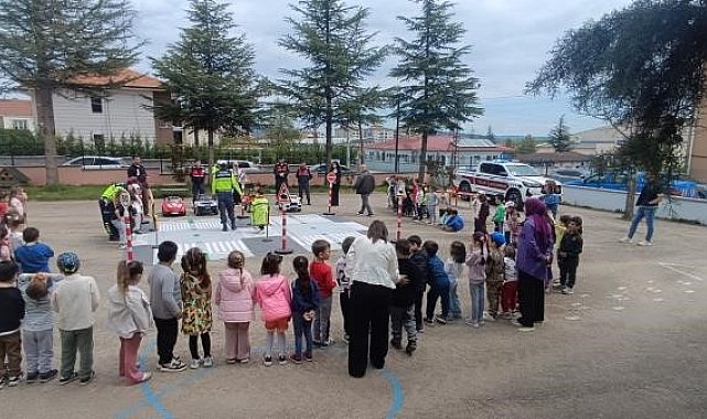 Pazaryeri'nde trafik bilinci küçük yaşta başladı