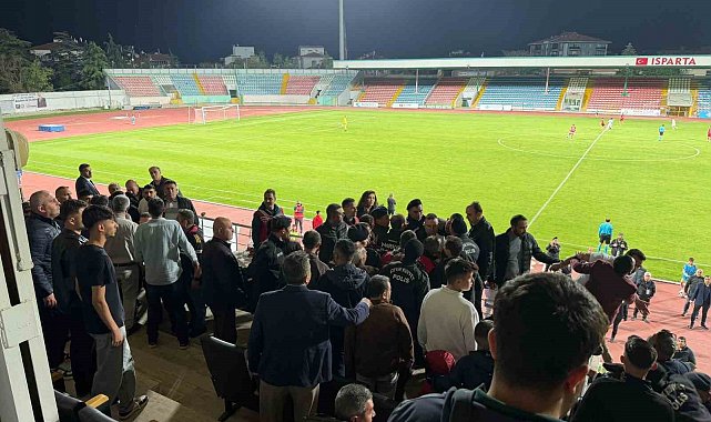 Play-off maçında tansiyon yükseldi, protokol tribününde kavga çıktı