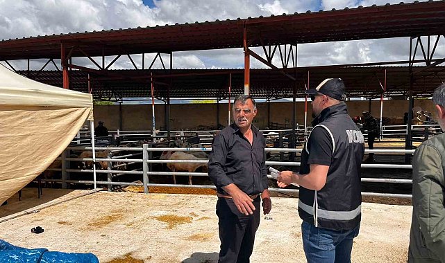 Polis, kurban pazarında dolandırıcılık bilgilendirmesi yaptı