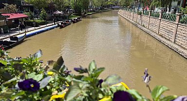 Porsuk Çayı kahverengiye döndü
