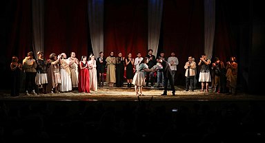 "Büyük Romulus"dan sezona alkışlarla veda