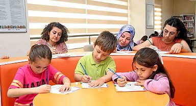 "Hayatımın İlk Kütüphanesi Annem" Anne ve çocukların gönüllerine dokundu