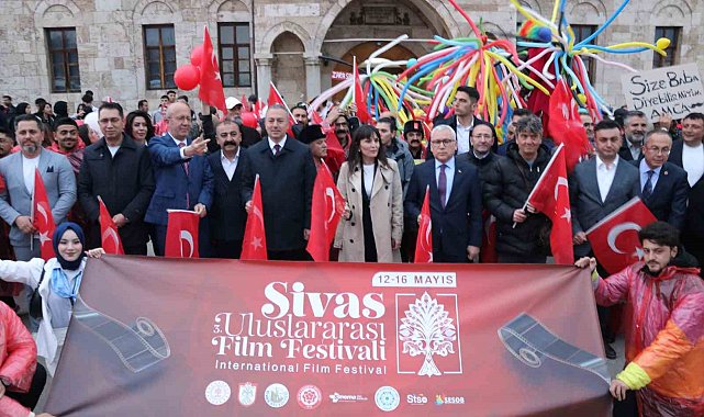 "Sivas Uluslararası Film Festivali" kortej yürüyüşüyle başladı