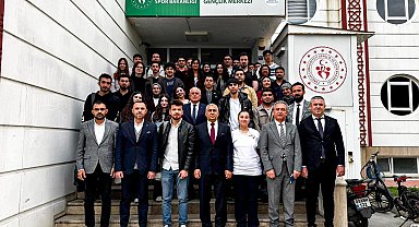 Rektör Kent öğrencilerin sorularını yanıtladı