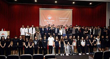 Rektör Özkan'dan lise öğrencileriyle ufuk açıcı sohbet