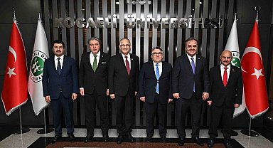 Rektör Özölçer, Türkiye'nin En Büyük Öğrenci Kongresi'nde genç araştırmacılarla bir araya geldi