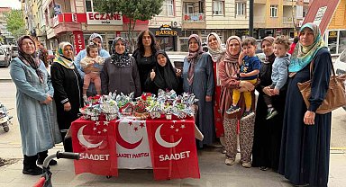 Saadet'in Anneler Günü buluşmasına yoğun ilgi