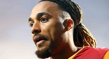 Sacha Boey, Galatasaray ile 100. resmi maçına çıktı