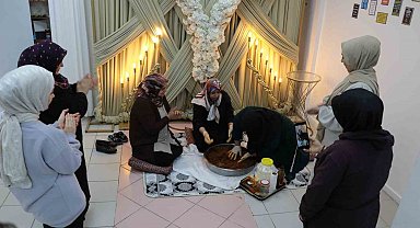 Sadece kadınlara özel kafe açtı, anneler gününde doyasıya eğlendiler