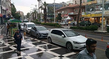 Sağanak yağışa hazırlıksız yakalandılar