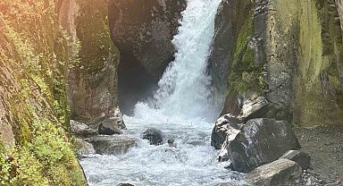 Saitabat Şelalesi eski ihtişamlı günlerine döndü