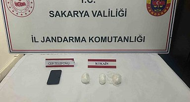 Sakarya'da 4 ilçede uyuşturucu operasyonu: 1 milyonluk kokain ele geçirildi