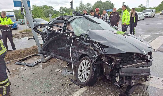 Sakarya'da otomobil, minibüs ve tır çarpıştı: 4'ü ağır 6 yaralı