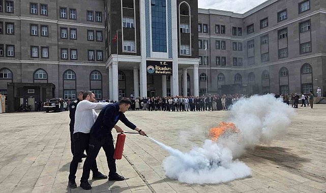 Samsun'da belediye binasında yangın tatbikatı