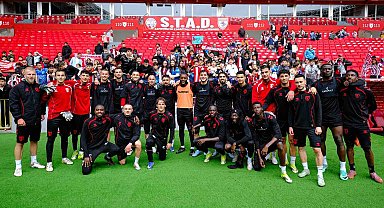 Samsunspor, Göztepe hazırlıklarını çocuk taraftarların desteğiyle tamamladı
