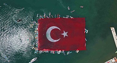 Sapanca Gölü'nde tüyleri diken diken eden görsel şölen