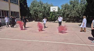 Sarayköylü öğrencilerin bilim fuarı büyük beğeni topladı