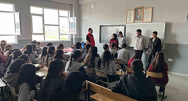 Sarıkamış'ta öğrencilere terörle mücadele ve dijital güvenlik semineri