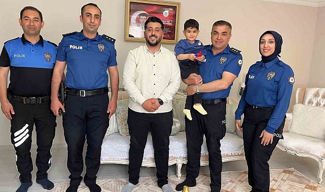 Şehit aileleri ile şehitlikler bayramda ziyaret edildi