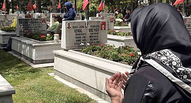 Şehit anneleri, Anneler Günü'nde evlatlarına koştu
