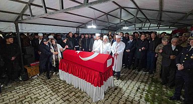 Şehit polis memuru tekbirlerle toprağa verildi