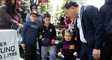 Şehitlikte hüzünlü arife