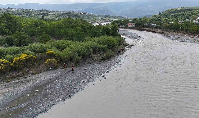 Sel felaketinde kaybolan 2 genci arama çalışmaları ikinci gününde devam ediyor