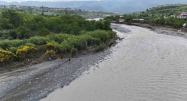 Sel felaketinde kaybolan 2 genci arama çalışmaları ikinci gününde devam ediyor