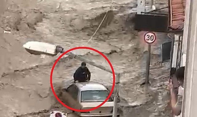 Selde can pazarı: Sel sularına kapılan aracın üzerinde hayata tutundu
