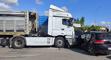 Seydişehir'de tır ile otomobil çarpıştı: 1 yaralı