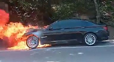 Seyir halindeki araç alev aldı