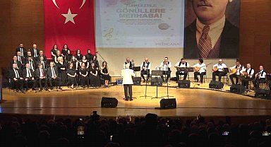 Şifa veren eller, Türk halk müziği konseriyle mest etti