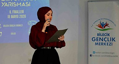 Şiir Okuma Yarışması'nda dereceye giren gençlere ödül