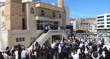 Şırnak'ta 139 hacı adayı kutsal topraklara uğurlandı