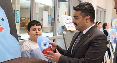 Sivas'ta "Doğu Türkistan'ı Hatırla" resim sergisi açıldı