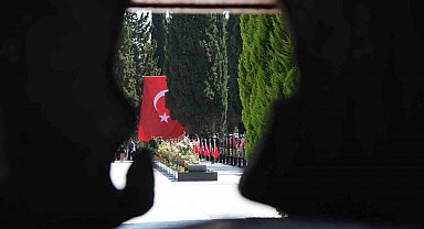 Soma maden şehitleri mezarları başında anıldı