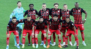 Süper Lig'e yükselecek son takım yarın belli olacak