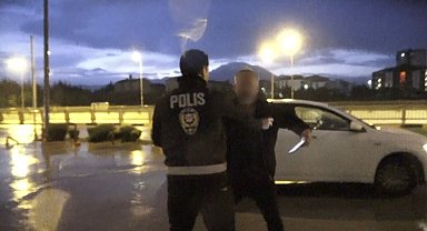 Sürücü alkollü çıktı, yolcu gazetecilere saldırdı