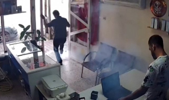 Tamir edilen cep telefonunun bataryası patladı