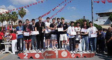 Tarsus'ta 19 Mayıs coşkusu, genç sporcular ödüllendirildi